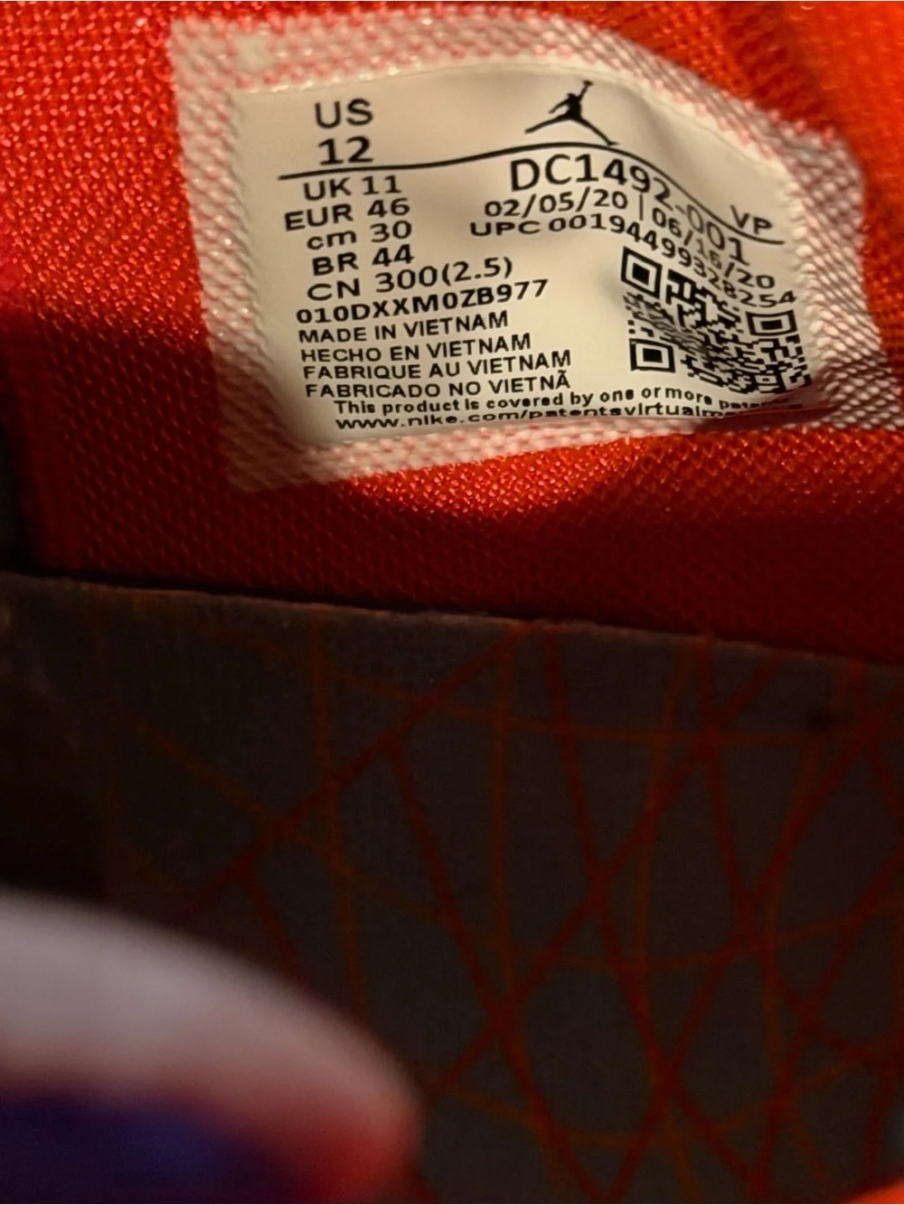 Jordan 35 Center of Gravity Men 12/Women 13.5 DC1492-001